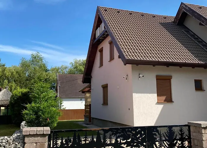 Abrahamhegyi Nyaralohaz * Ábrahámhegy